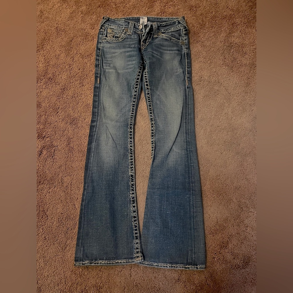 True Religion Joey Super T 
Flare Cut
Size 27
Medium wash
Pre-owned